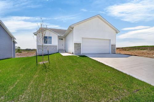 724 Plainside Ave, Norwalk, IA, 50211-9459 | Card Image