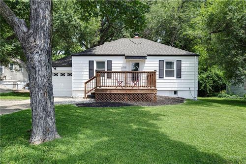 5712 55th St, Mission, KS, 66202-1902 | Card Image