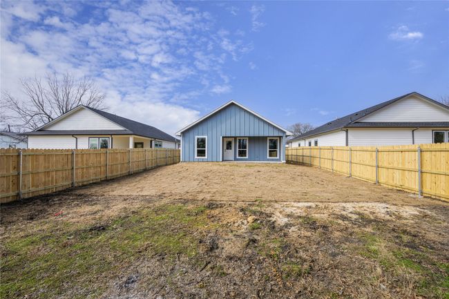 109 S Fir St, House other with 3 bedrooms, 2 bathrooms and null parking in Celeste TX | Image 8