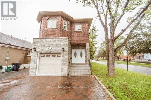 18 Corvette Avenue, Toronto (Kennedy Park), ON, M1K3E8 | Card Image