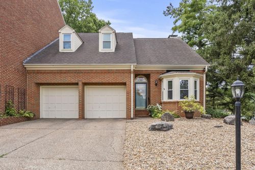 204 Breckinridge Dr, Versailles, KY, 40383-1239 | Card Image