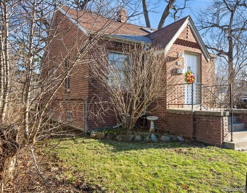 804 W Marshall St, Ferndale, MI, 48220-1639 | Card Image