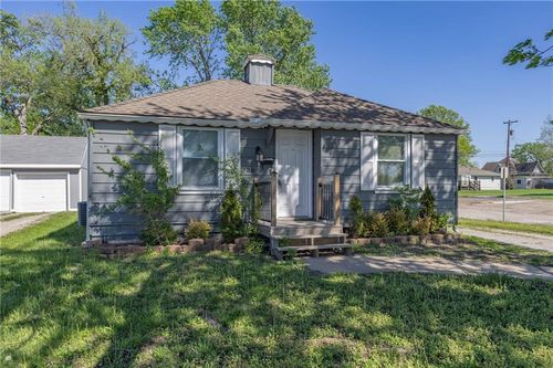 736 S Kansas Avenue, Olathe, KS, 66061 | Card Image