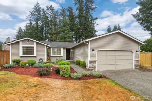 22607 Se 273rd St, Maple Valley, WA, 98038-8125 | Card Image