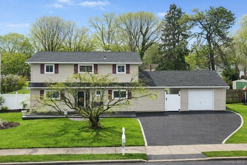 26 Stevenson Pl, Deer Park, NY, 11729-2116 | Card Image