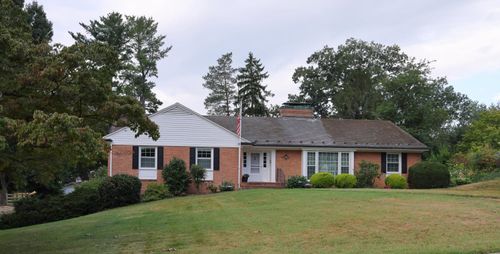 1075 Fairway Dr, WAYNESBORO, VA, 22980 | Card Image
