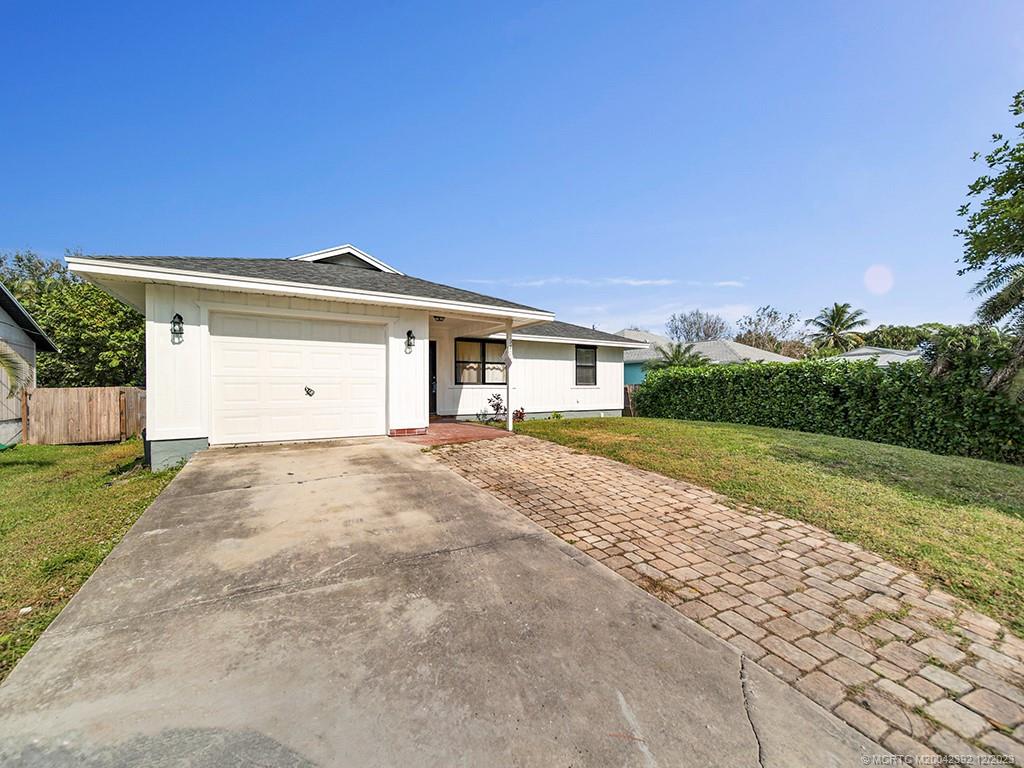 Middle St, Stuart, FL 34997