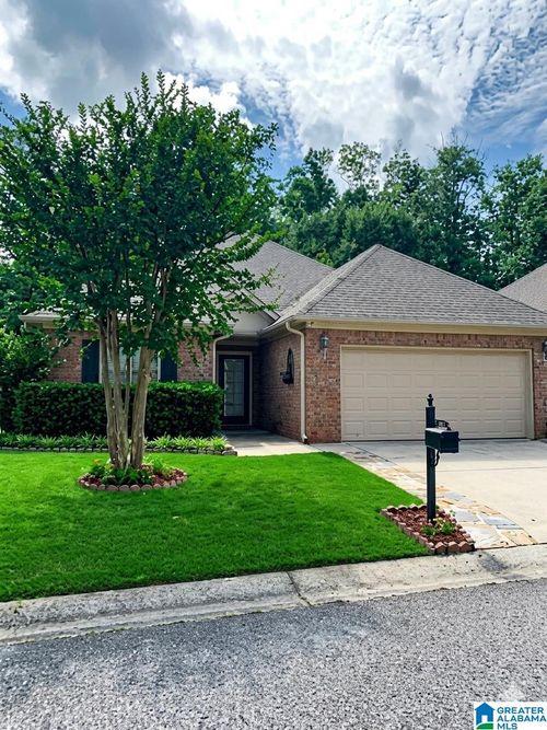 4608 Guilford Cv, HOOVER, AL, 35242-7364 | Card Image