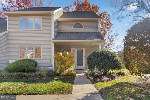 63 Yellowwood Dr, DOWNINGTOWN, PA, 19335-1043 | Card Image