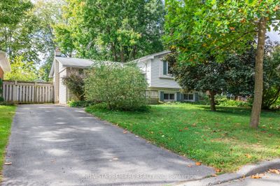 59 Scotchpine Cres, House other with 3 bedrooms, 2 bathrooms and 3 parking in London ON | Image 3