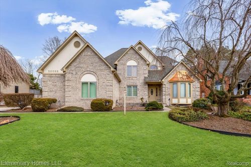 56688 Portsmouth Dr, Shelby Township, MI, 48316-4840 | Card Image