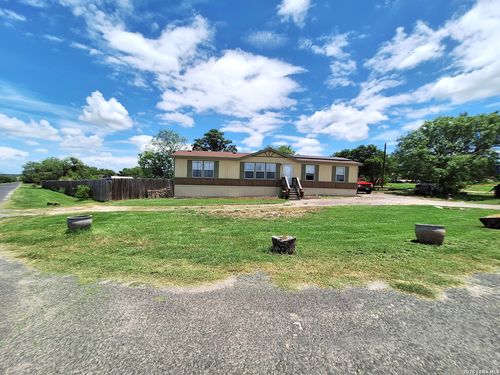 411 County Road 561, Castroville, TX, 78009-1901 | Card Image