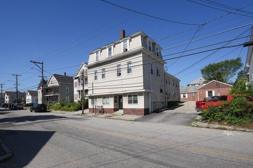 81-79 N Main St, Webster, MA, 01570-2224 | Card Image