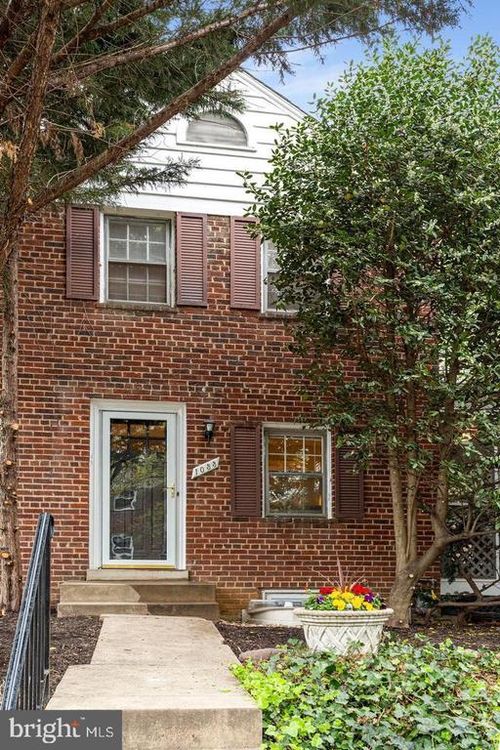 1033 N Monroe St, ARLINGTON, VA, 22201-4503 | Card Image