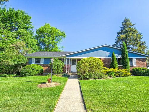 1058 Pinehollow Lane, Springfield Twp., OH, 45231 | Card Image