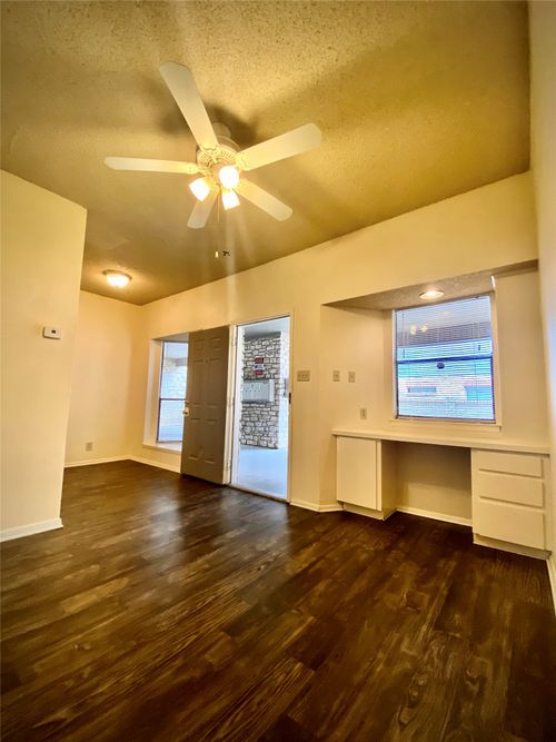 apt-102-2604 Salado St, Austin, TX, 78705-3939 | Card Image