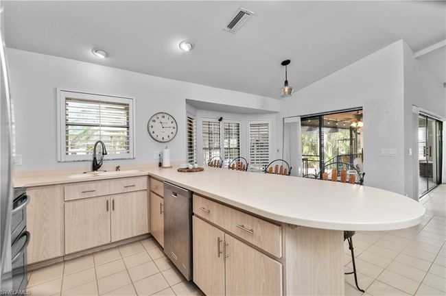 12321 Moon Shell Dr, House other with 3 bedrooms, 3 bathrooms and 2 parking in MATLACHA ISLES FL | Image 10
