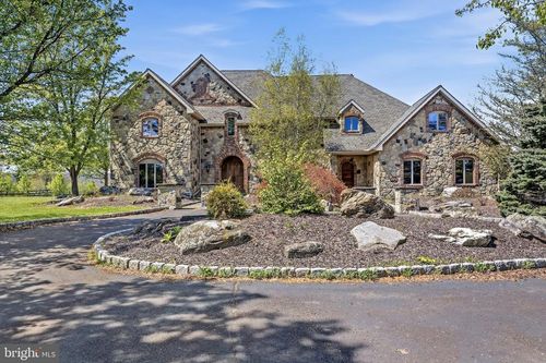 216 Merwinsburg Rd, Effort, PA, 18330-7817 | Card Image