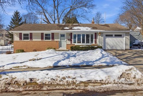 1324 N 13th Avenue, West Bend, WI, 53090 | Card Image