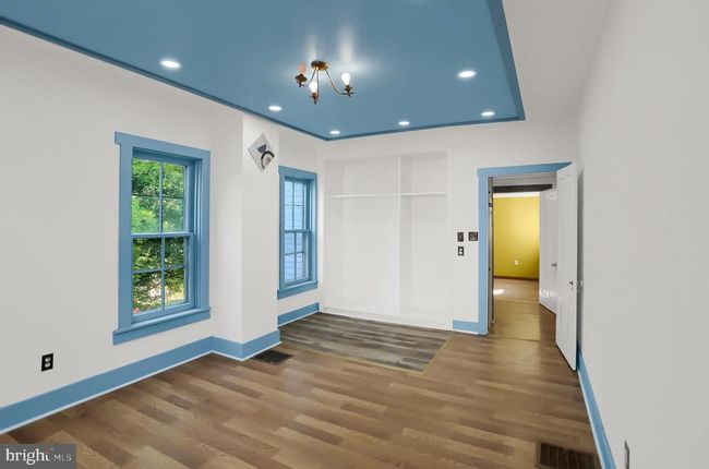 511 E Main St, House other with 5 bedrooms, 2 bathrooms and null parking in MIDDLEBURG PA | Image 39