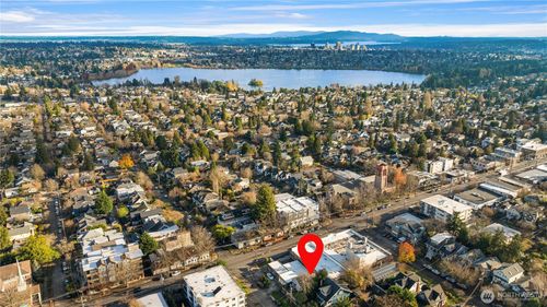 151 N 77th St, Seattle, WA, 98103-4605 | Card Image