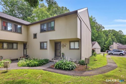 10-10 Summit Ct, Woodbury, CT, 06798-3222 | Card Image