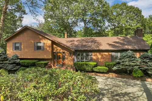 6 Weston St, Derry, NH, 03038-5822 | Card Image