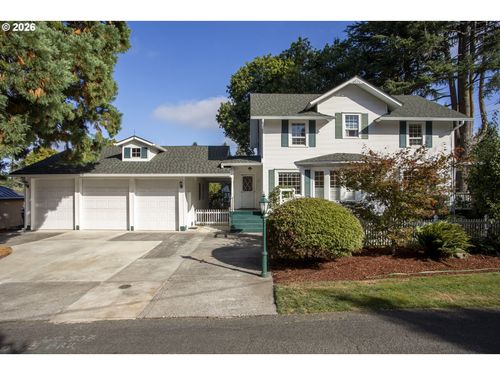803 N Main Ave, Ridgefield, WA, 98642-8331 | Card Image