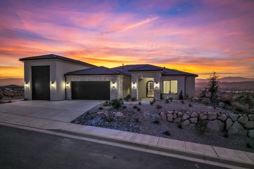 2098 S Pinto St, Washington, UT, 84780-8366 | Card Image