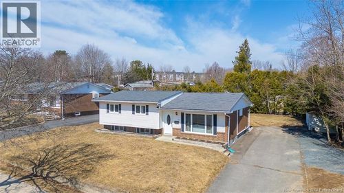 81 Mcnair Dr, Fredericton, NB, E3B5J5 | Card Image