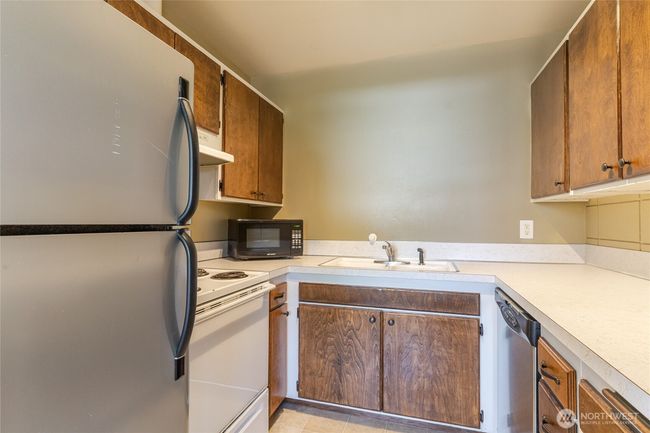 Kitchen | Image 12