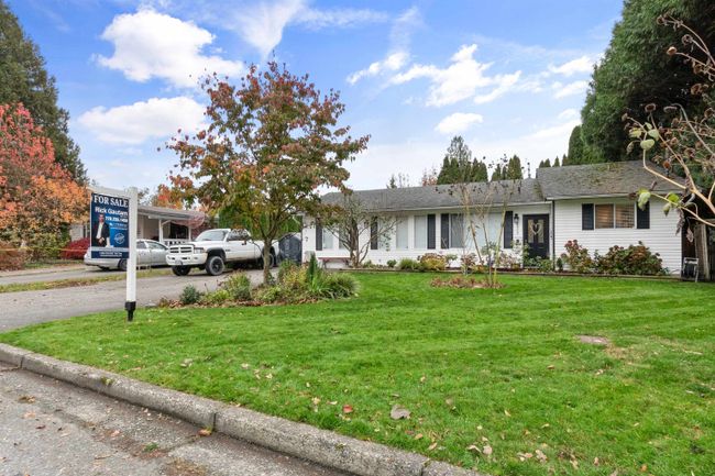 45312 Crescent Drive, House other with 3 bedrooms, 1 bathrooms and 6 parking in Chilliwack BC | Image 4