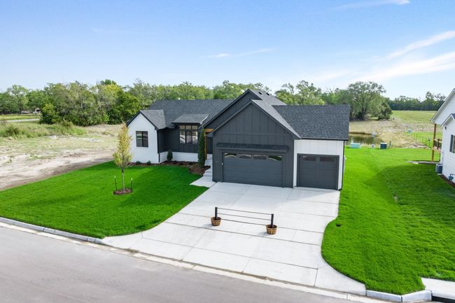1011 S Brookside Ct, House other with 3 bedrooms, 2 bathrooms and null parking in Goddard KS | Image 4