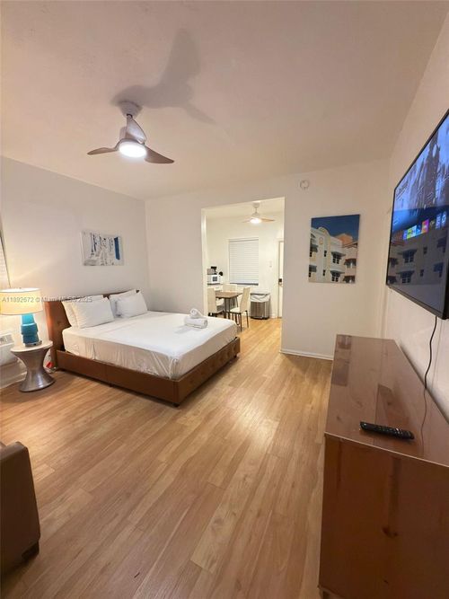 apt-6-545 Michigan Ave, Miami Beach, FL, 33139-6327 | Card Image