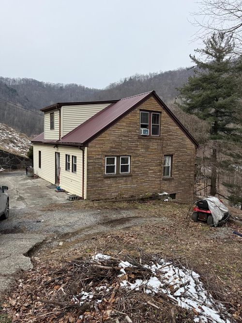 1148 Russell Hill Street, Grundy, VA, 24614 | Card Image