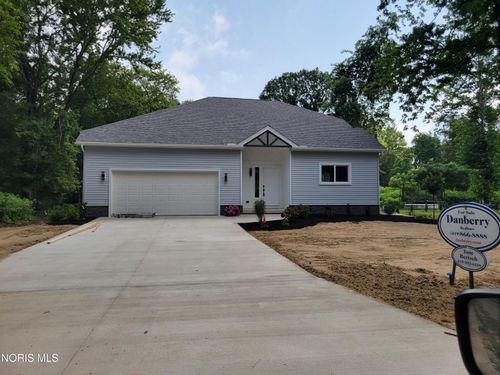 6020 Meade Rd, Sylvania, OH, 43560-1574 | Card Image