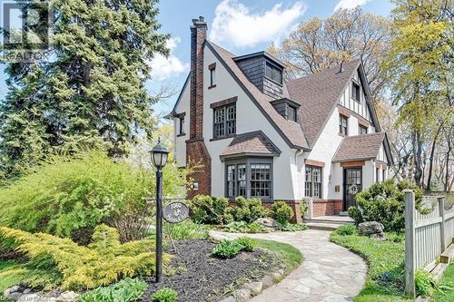 1060 Mohawk Rd, Burlington, ON, L7T3M6 | Card Image