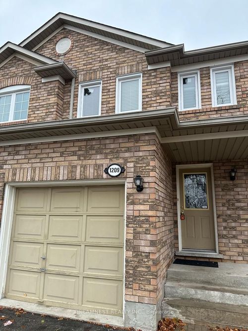 1209 Quest Cir, Mississauga, ON, L5N8B9 | Card Image