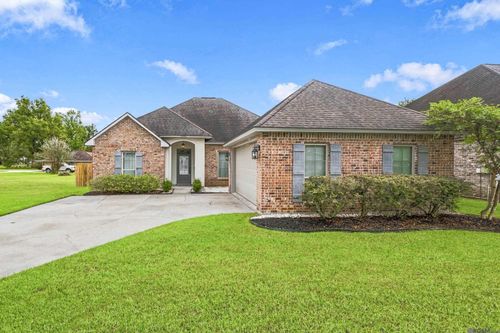 11438 Oak Run Dr, Geismar, LA, 70734-3092 | Card Image