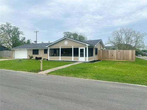 130 Bay Ridge Drive, Baytown, TX, 77523 | Card Image