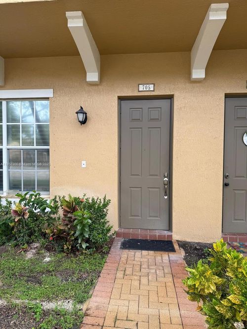 705-705 Sw 147th Ave, Pembroke Pines, FL, 33027-6124 | Card Image