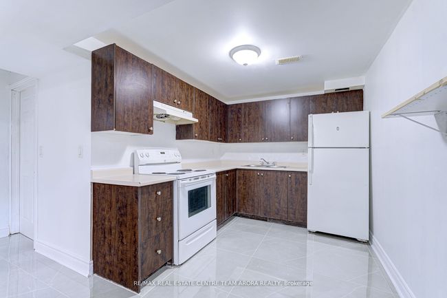27 Beresford Cres, House other with 5 bedrooms, 4 bathrooms and 4 parking in Brampton ON | Image 35