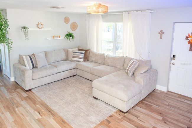 489 Fox Run Trl, House other with 3 bedrooms, 2 bathrooms and null parking in APOLLO BEACH FL | Image 9
