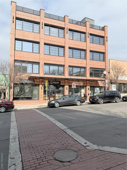 74 Lafayette Ave, Suffern, NY, 10901-5557 | Card Image