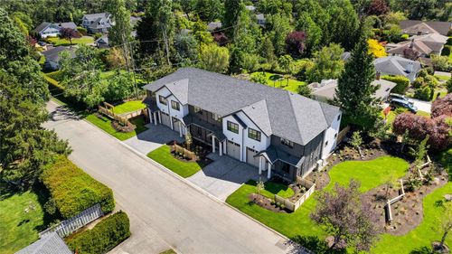 4-3333 Henderson Rd, Victoria, BC, V8P5A5 | Card Image