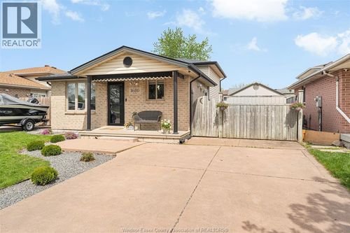 1680 Calderwood Ave, Windsor, ON, N8W5V2 | Card Image