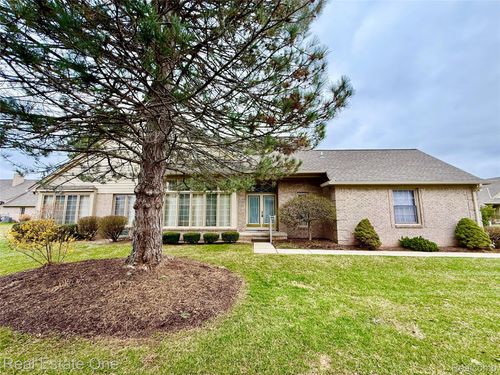 42827 Matthew Drive, Sterling Heights, MI, 48313 | Card Image