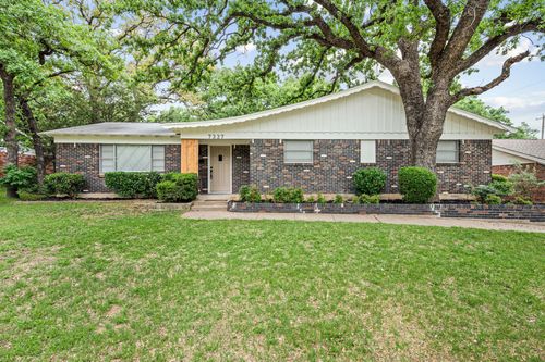 7337 Ellis Rd, Fort Worth, TX, 76112-4303 | Card Image