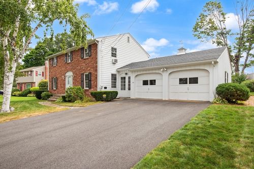 44 Pennsylvania Ave, Reading, MA, 01867-3855 | Card Image