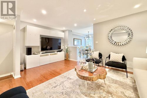 46 Revelstoke Cres, Richmond Hill, ON, L4B4T2 | Card Image